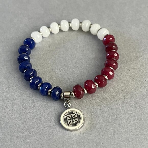 Rustic Cuff stretch Red White and Blue Bracelet faceted Stone NWOT - Picture 4 of 4